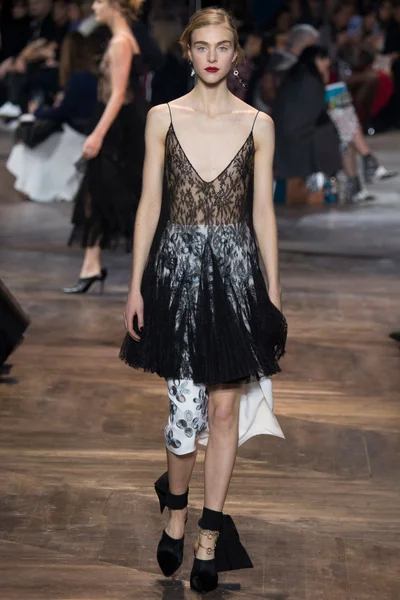 Look 33